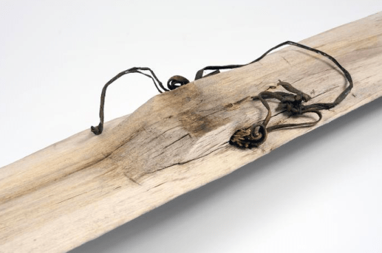 1300 Jahre alter Ski